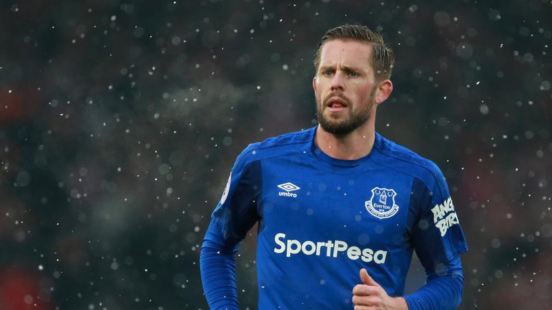 开云下载-奥斯梅恩闪耀全场，苏格兰强势晋级里昂，一场战术与意志的胜利