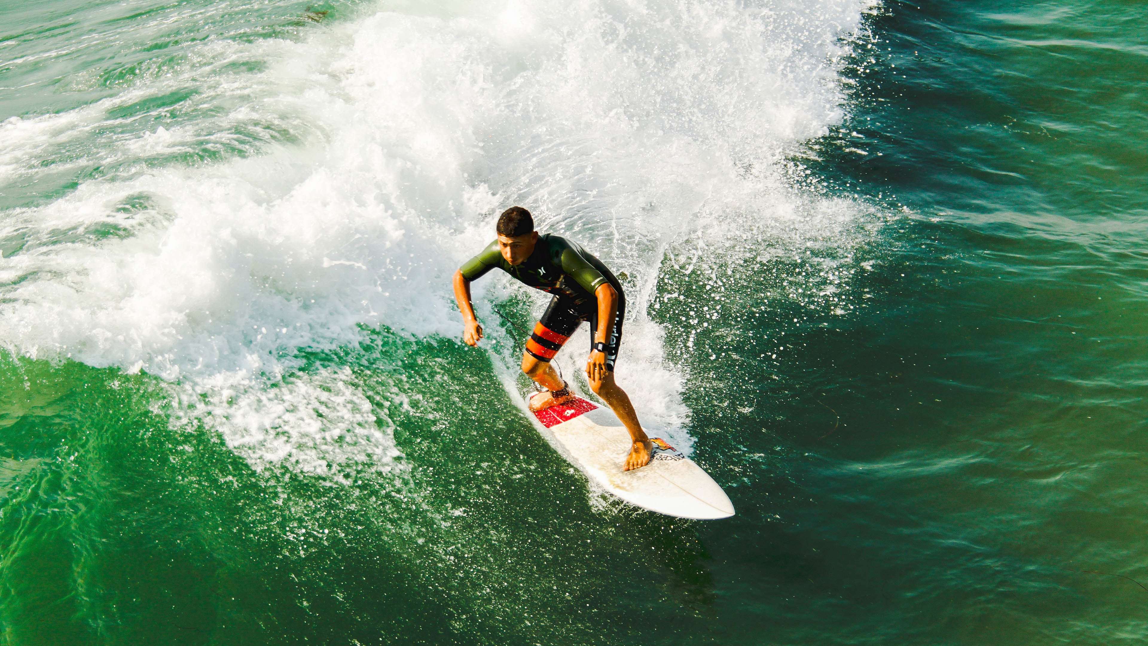 开云体育官网-篮网碾压爵士,拉梅洛·鲍尔如何用魔法丝线主宰比赛走向